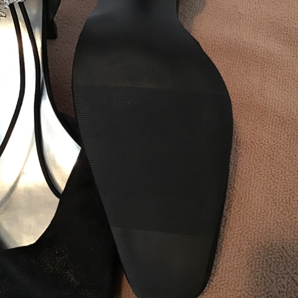 Jessica Dress shoe sparkly satin fabric with elastic straps & bead accent- 8 1/2 - Picture 10 of 10